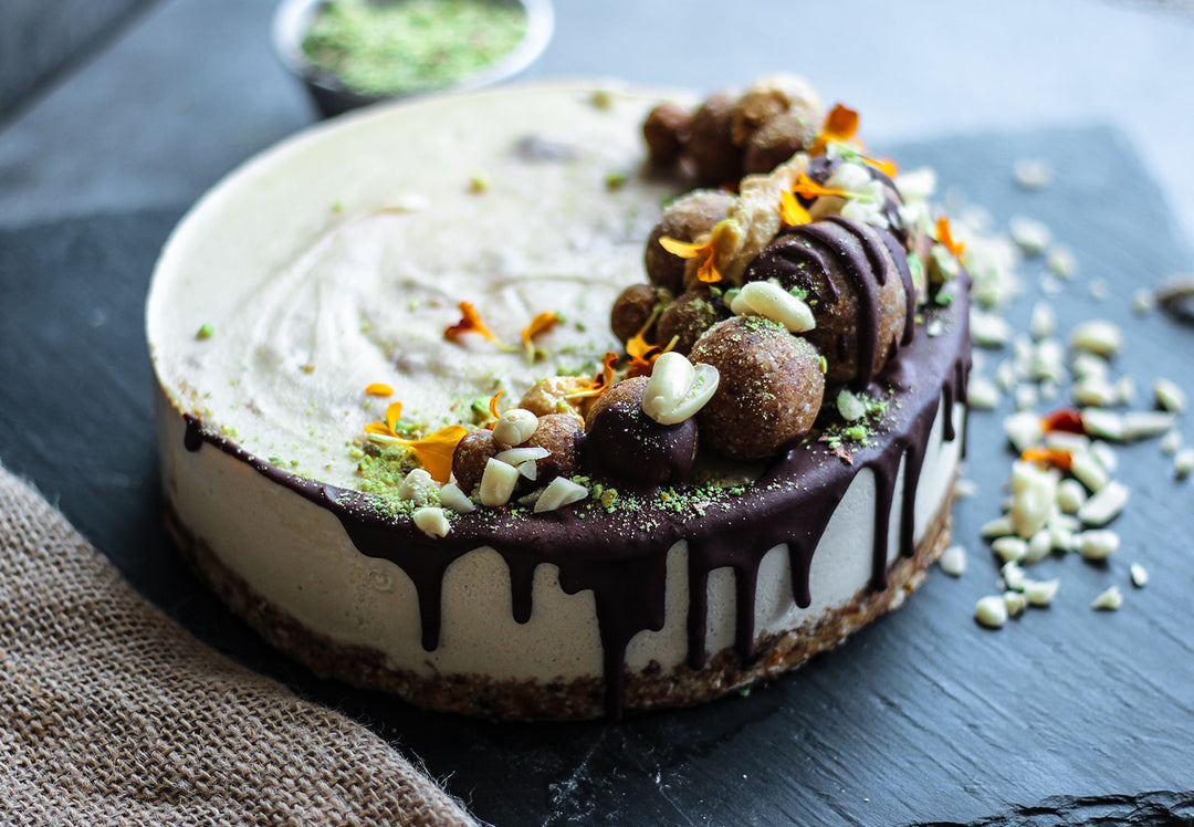 Raw Snickers Cheesecake